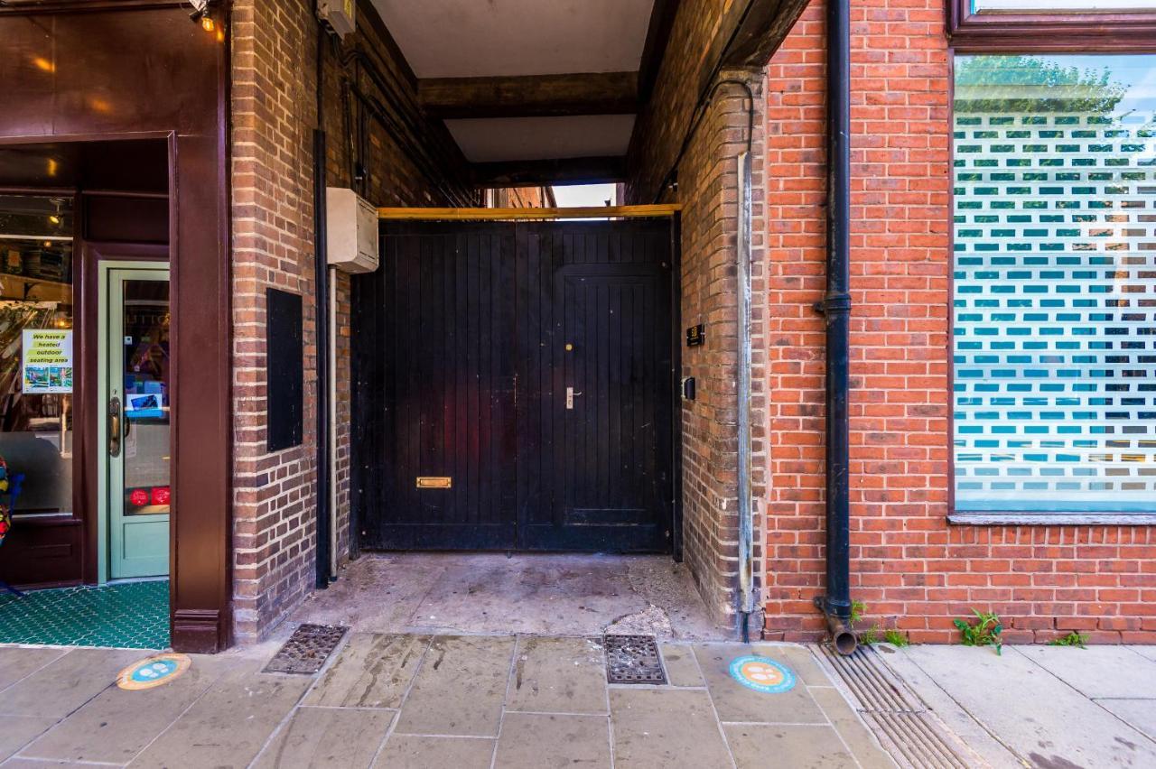 Stylish Chester City Centre Apartment By 53 Degrees Property, Ideal For Couples & Business Professionals - Sleeps 4 Eksteriør billede
